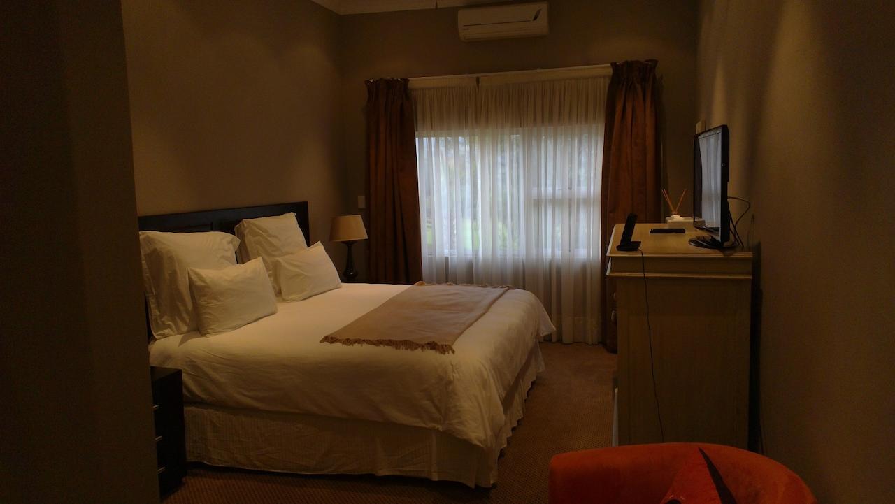 Woodridge Palms Boutique Hotel Swartruggens Екстериор снимка