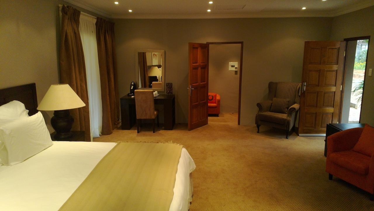 Woodridge Palms Boutique Hotel Swartruggens Екстериор снимка