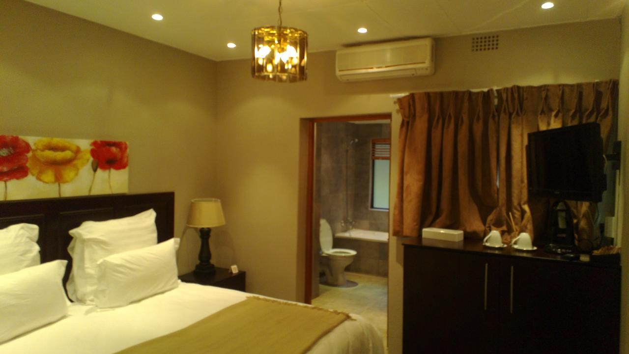 Woodridge Palms Boutique Hotel Swartruggens Екстериор снимка