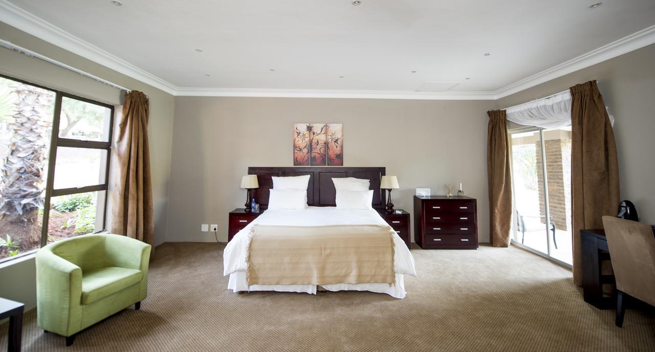Woodridge Palms Boutique Hotel Swartruggens Екстериор снимка