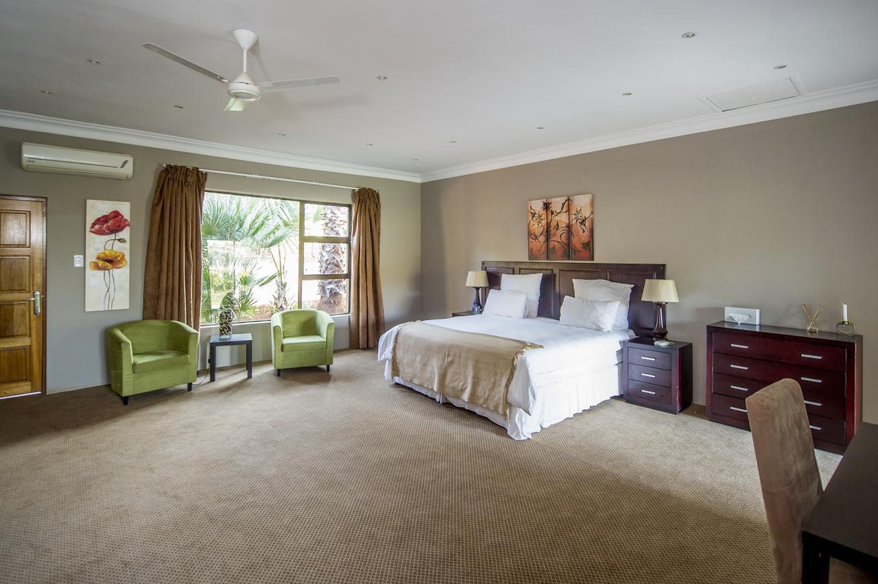 Woodridge Palms Boutique Hotel Swartruggens Екстериор снимка