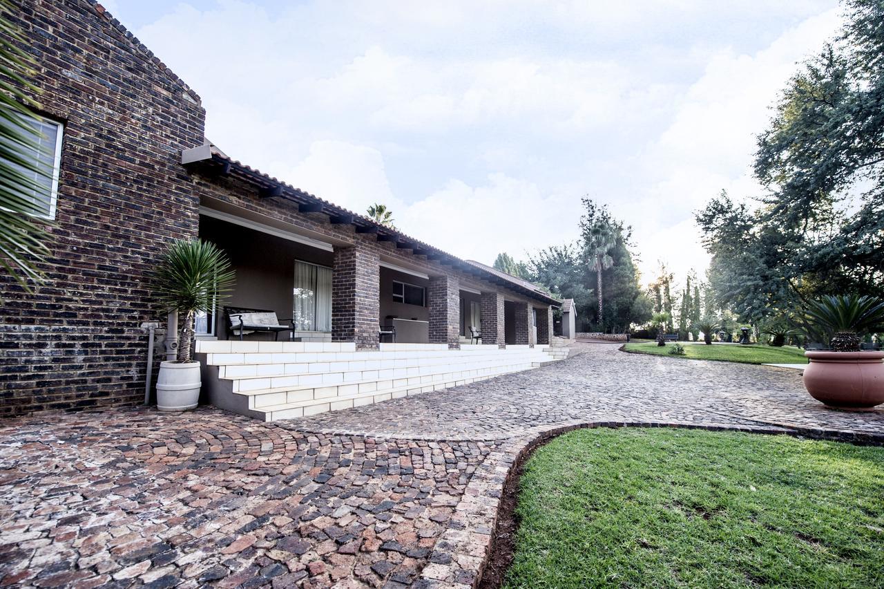 Woodridge Palms Boutique Hotel Swartruggens Екстериор снимка